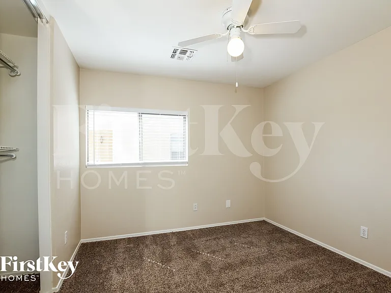 15552 W Port Au Prince Ln — Photo 12