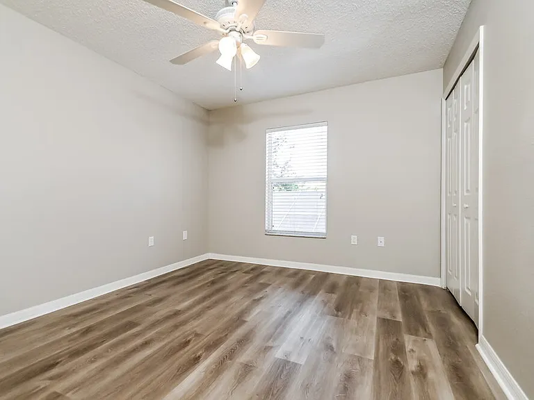 10415 Opus Dr — Photo 13
