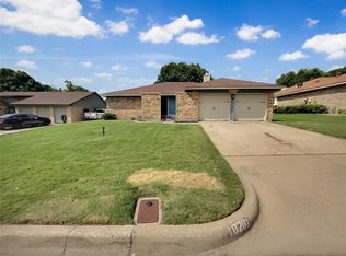 10201 Stoney Bridge Rd, Fort Worth, TX 76108