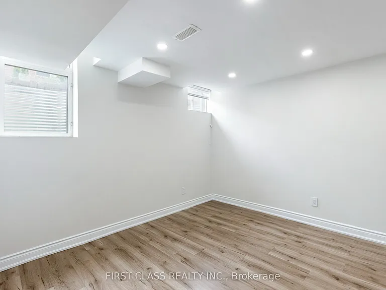 802 Yates Dr — Photo 6