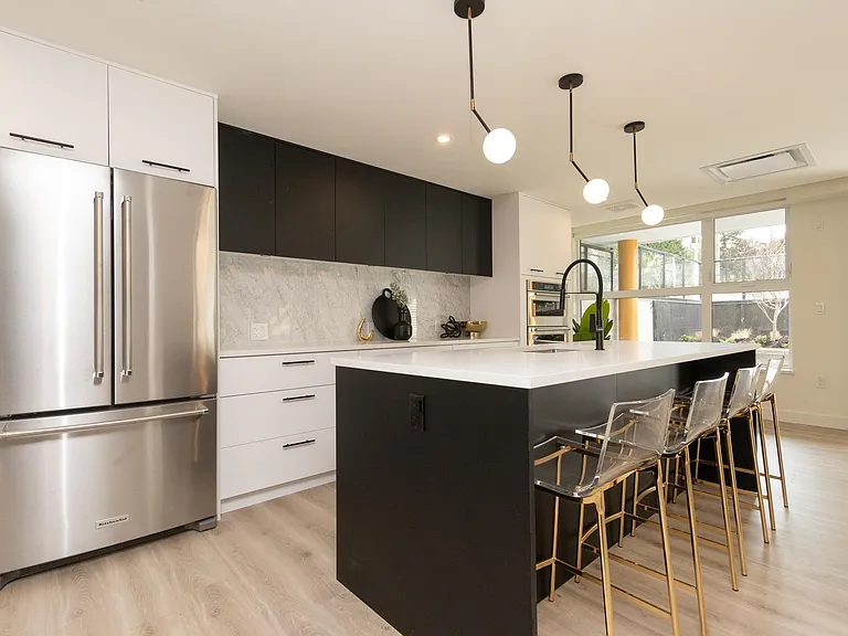2635 King George Blvd #441 — Photo 37