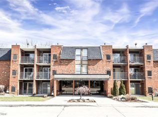 4187 Columbia Rd APT 132, North Olmsted, OH 44070