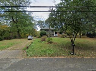 13 Ingold Dr, Dix Hills, NY 11746