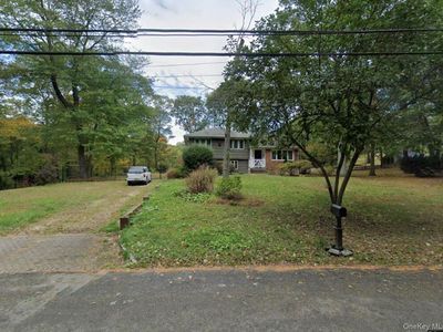 13 Ingold Drive, Dix Hills, NY, 11746