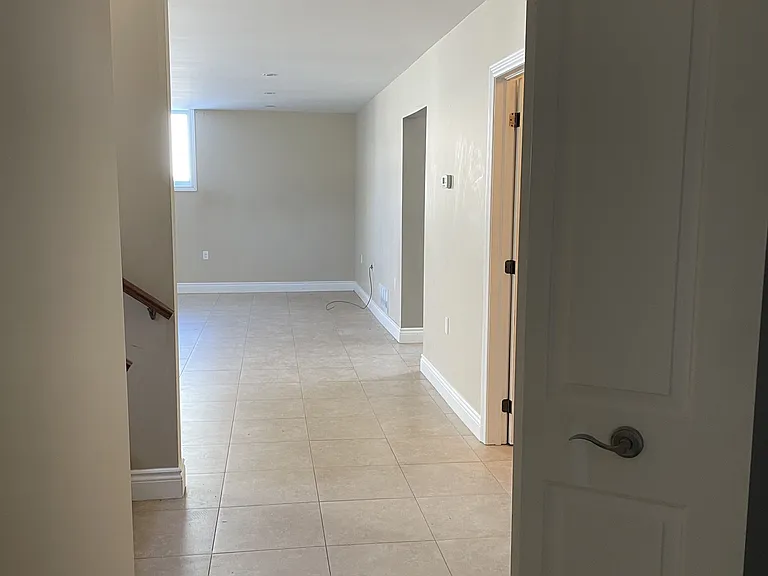 179B The Queensway S — Photo 20