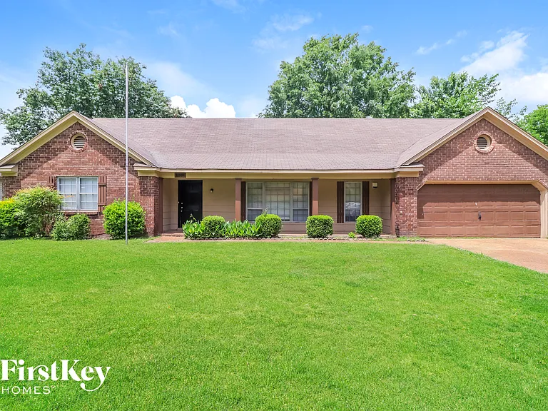 2801 Emerald St — Photo 1