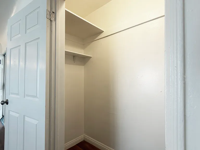 2021 Pine Ave #1 — Photo 11