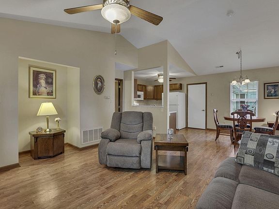 3rd image of 8614 Victoria Meadow Ln