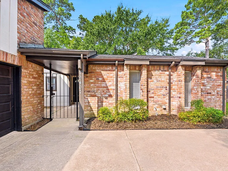 19407 Enchantford Ct — Photo 3