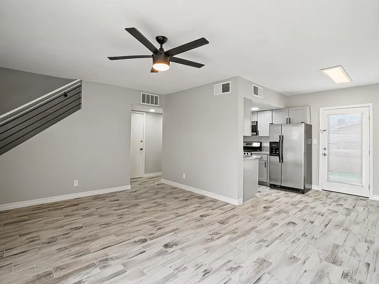 12115 Royal Woods Dr — Photo 7