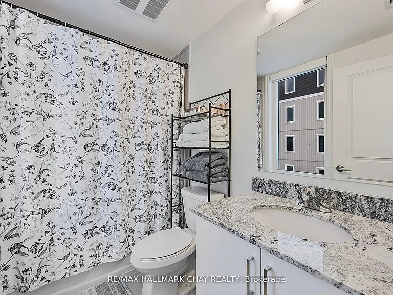 5 Spooner Cres #210 — Photo 15