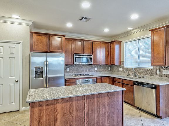 4th image of 10954 Sardinia Sands Dr
