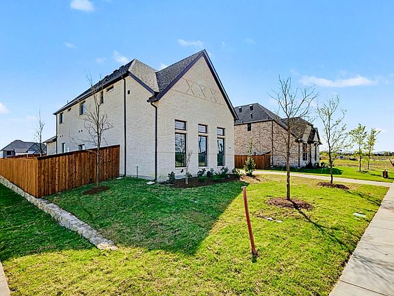4th image of 4020 Pleasant Dr