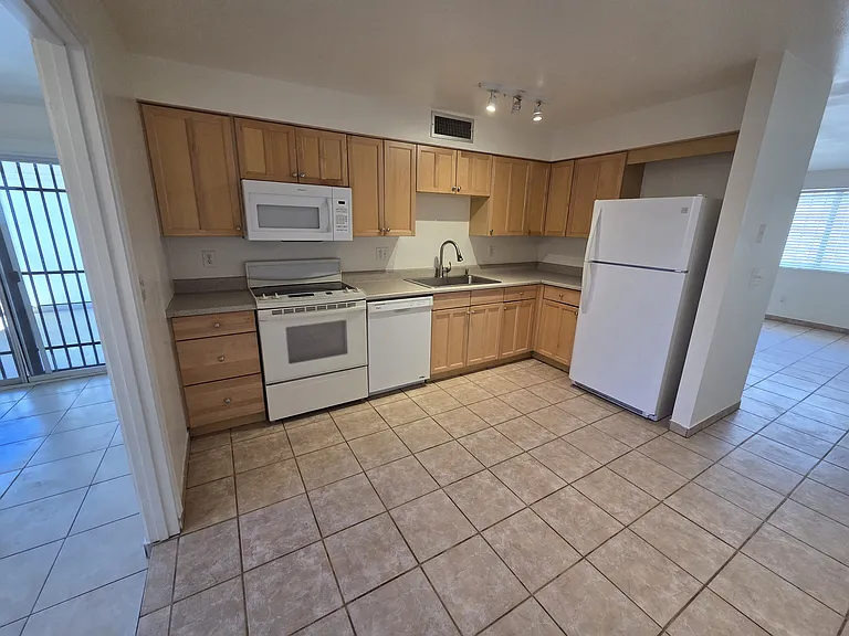 29 E Pastime Rd — Photo 7