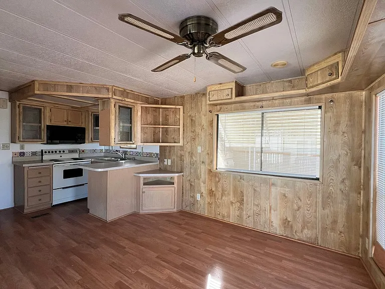 8241 Cottontail Ln — Photo 7