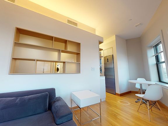 2nd image of 115 Mount Auburn St #14