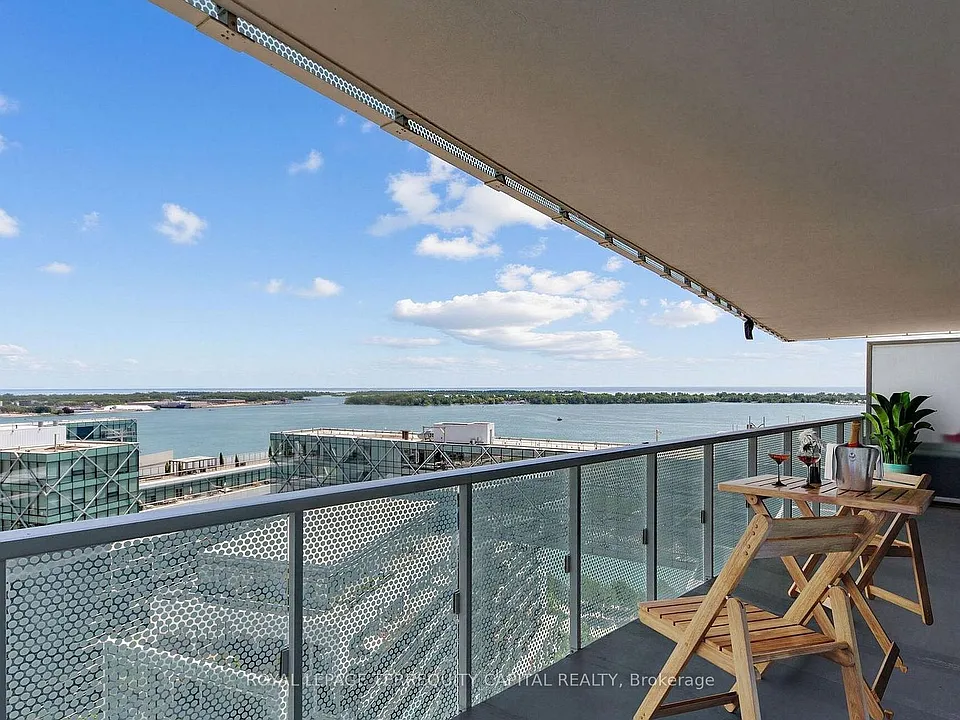 15 Queens Quay E #1901
