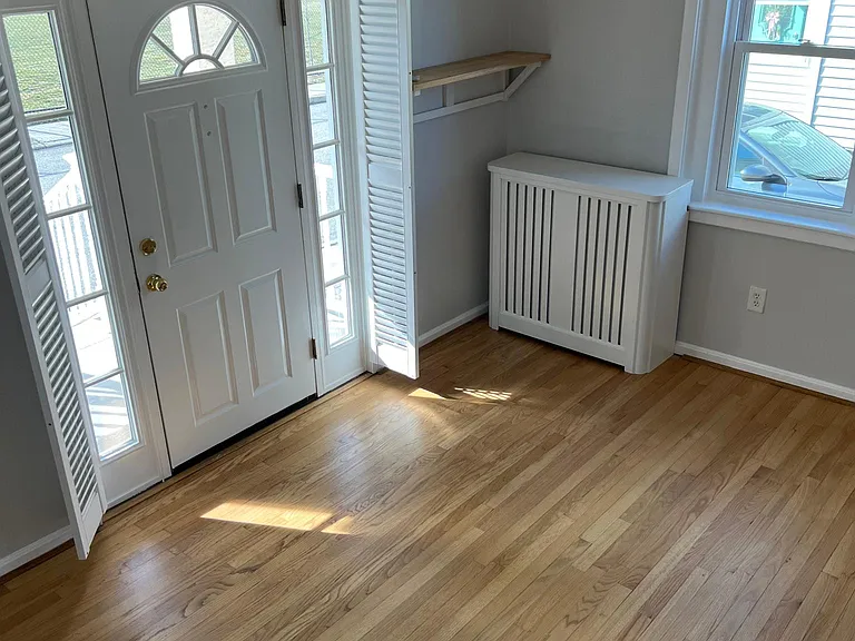 145 Roosevelt Ter — Photo 11