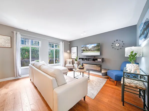 7488 Southwynde Ave #50, Burnaby, BC V3N 5C6