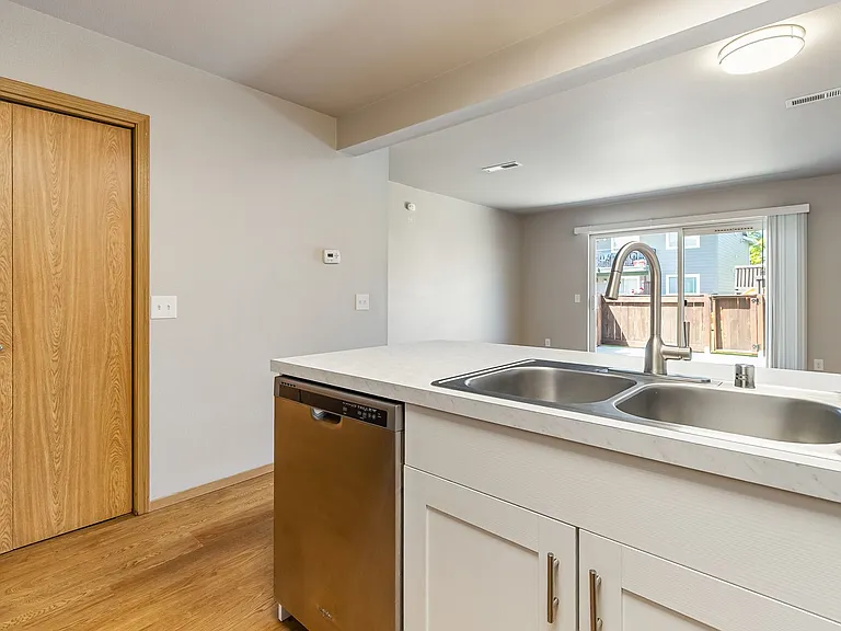 Parkview Apartments Your Next Home Awaits! — Photo 50