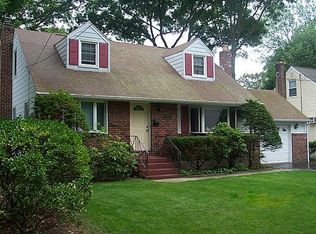 1810 Carroll Ave, Merrick, NY 11566