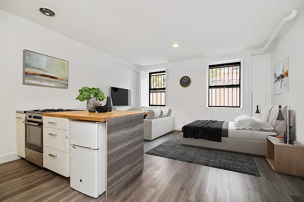 Rented by REAL New York | media 3