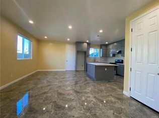 8413 Vienna Dr, Corona, CA 92880