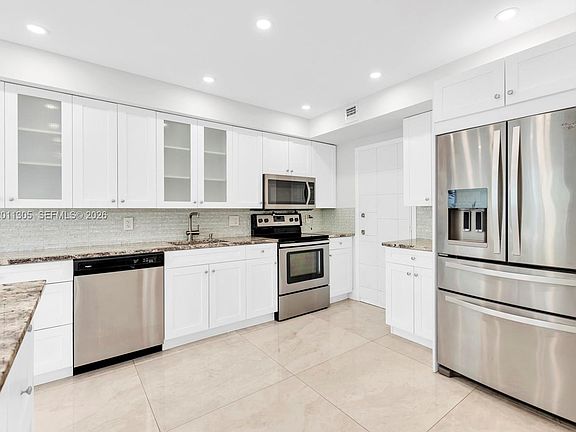 3rd image of 300 Diplomat Pkwy APT 204