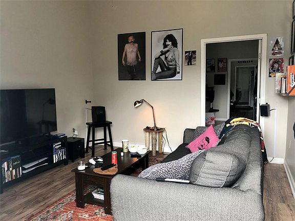 3rd image of 2825-27 Orleans Ave