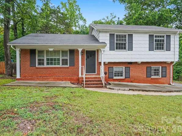 6601 Lynfield Dr, Charlotte, NC 28212