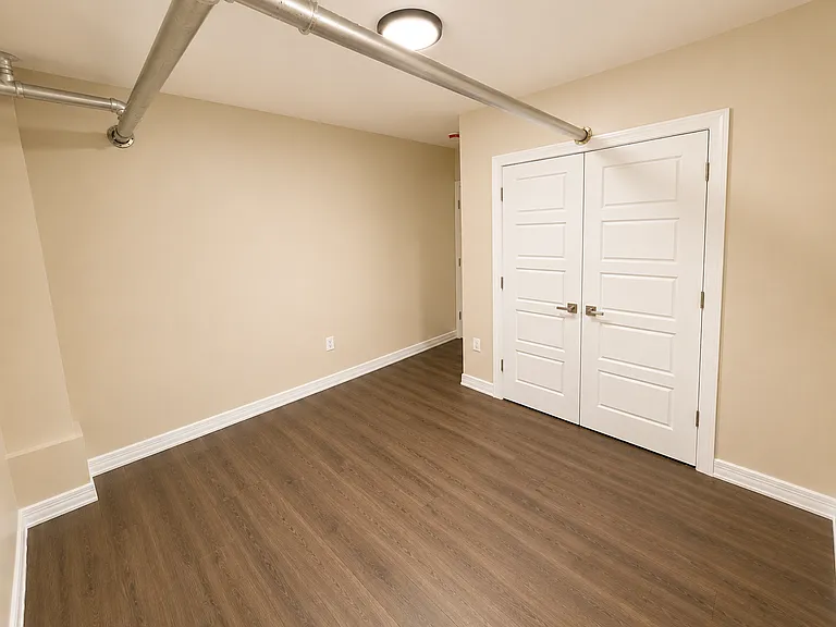 4 Carnegie Ave #BASEMENT — Photo 13
