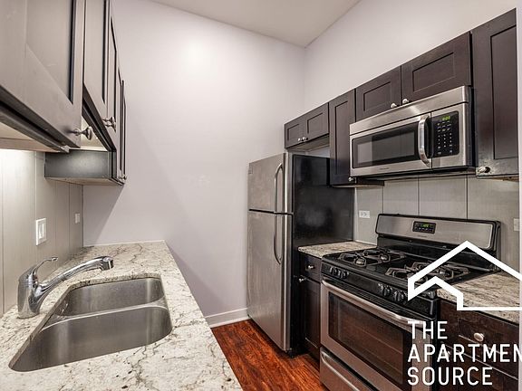 2nd image of 2944 W Montrose Ave APT 1R