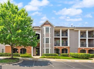 20453 Chesapeake Sq UNIT 103, Sterling, VA 20165