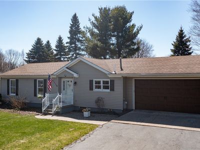 103 Hounsfield St, Sackets Harbor, NY, 13685