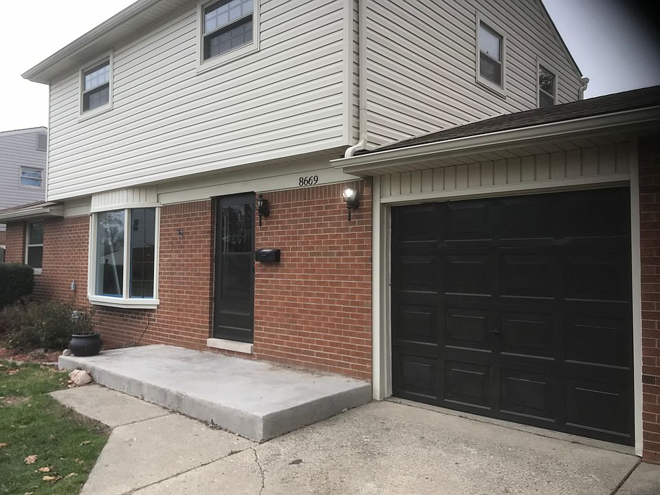 2nd image of 8669 San Marco Blvd