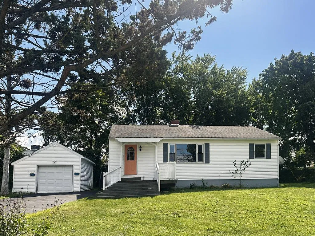 106 Harry Howard Ave — Photo 1