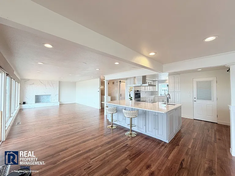 1726 N Jackson Ave — Photo 11