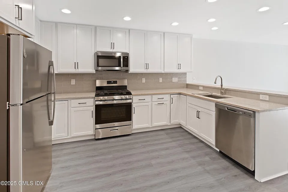 Kitchen - 4 Orchard St #N