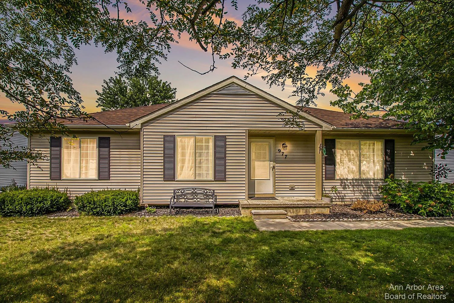 977 Town Trl photo 1