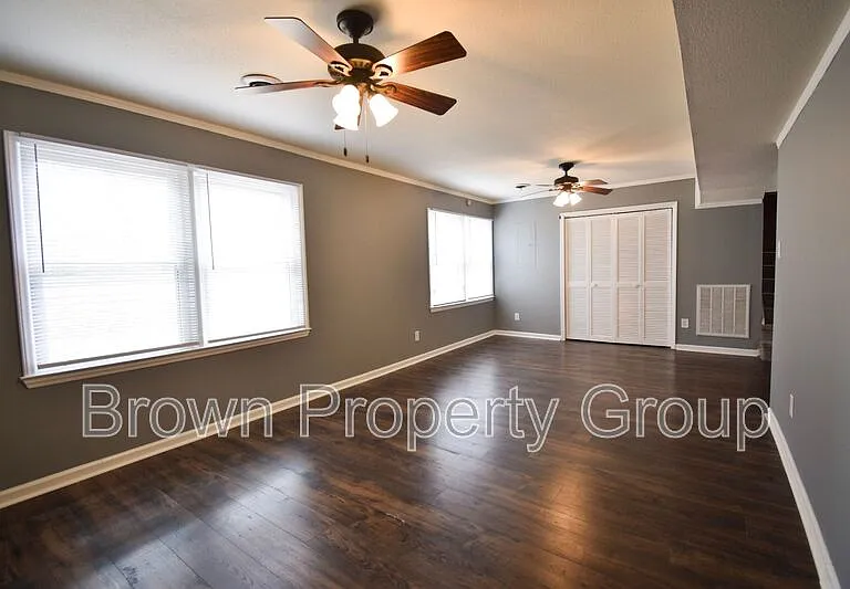 1733 Swann St — Photo 20