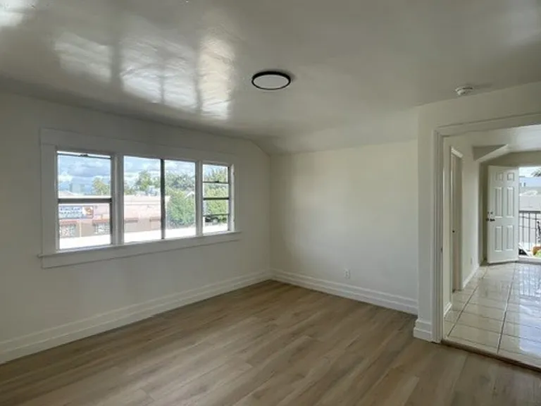 4815 S Normandie Ave #1/2 — Photo 12