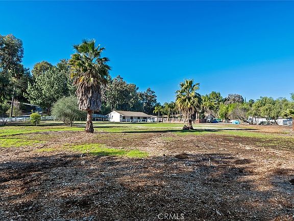 3rd image of 5546 Paradise Valley Rd