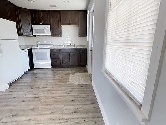 3rd image of 1612 Long Ave