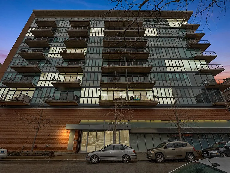 321 S Sangamon St #902 — Photo 15