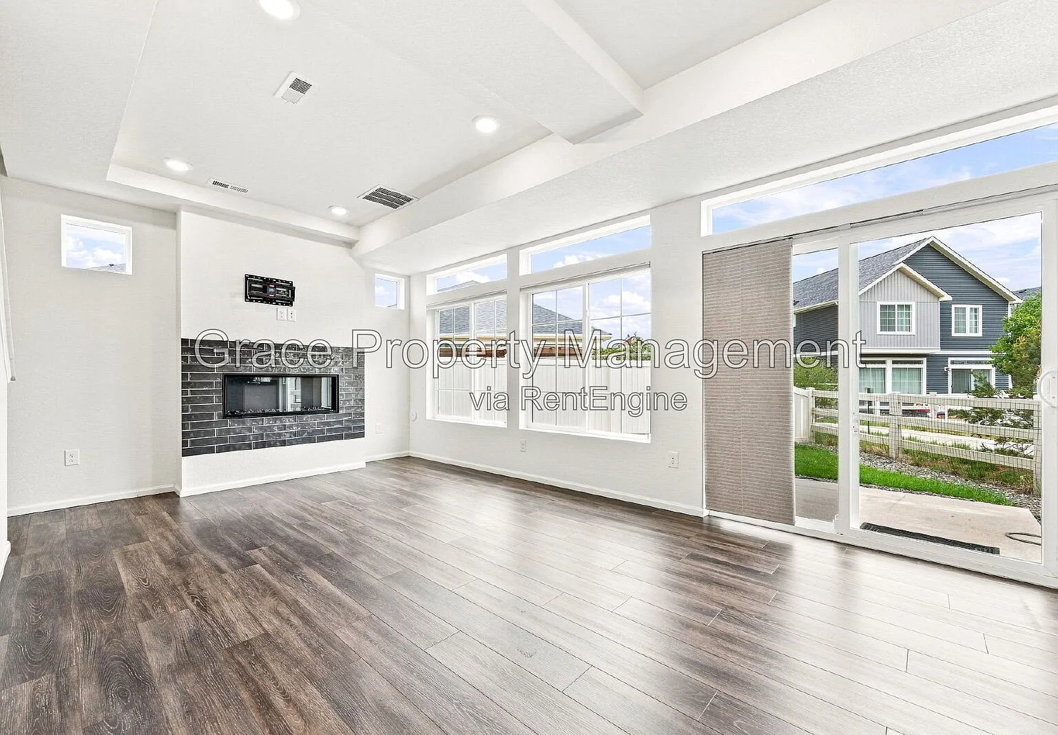 2 bed, 2.5 bath, 1501 sqft, $2,595 — Photo 2