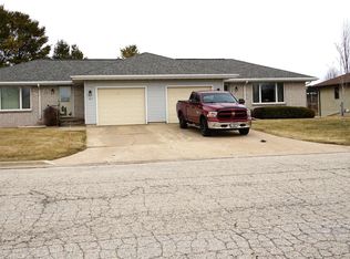 413 N Park Rd, Algoma, WI 54201