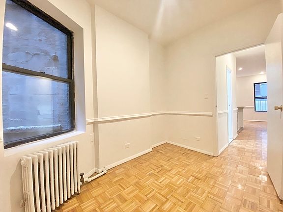 5th image of 410 W 36th St #2R