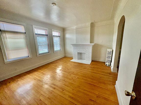 2nd image of 2681 Pasadena St
