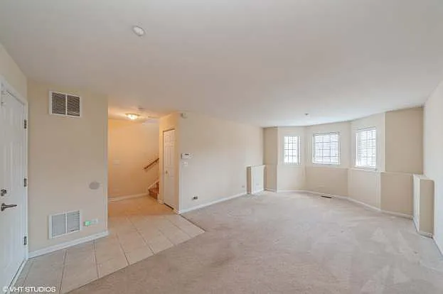 593 Prestwick Ln — Photo 33