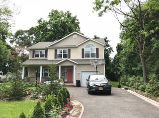 536 Maple St, West Hempstead, NY 11552